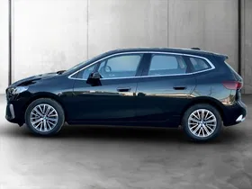 BMW 218d Active Tourer Luxury Line | Thumbnail 3 von 26