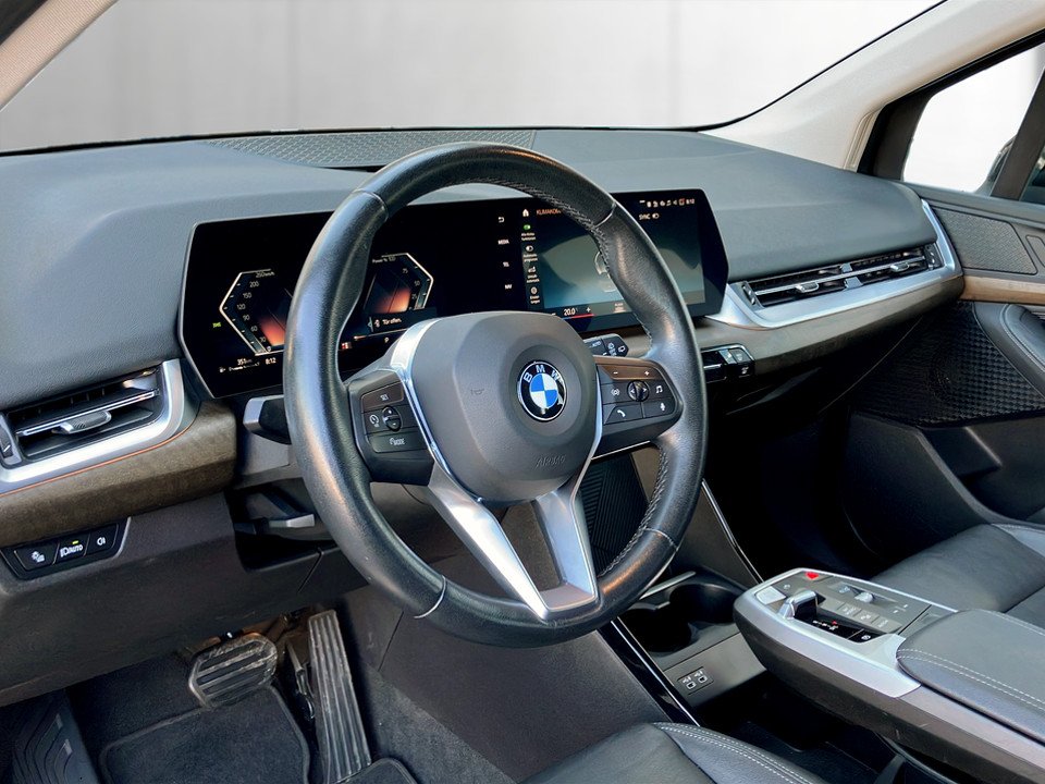 BMW 218d Active Tourer Luxury Line | Bild 11 von 26