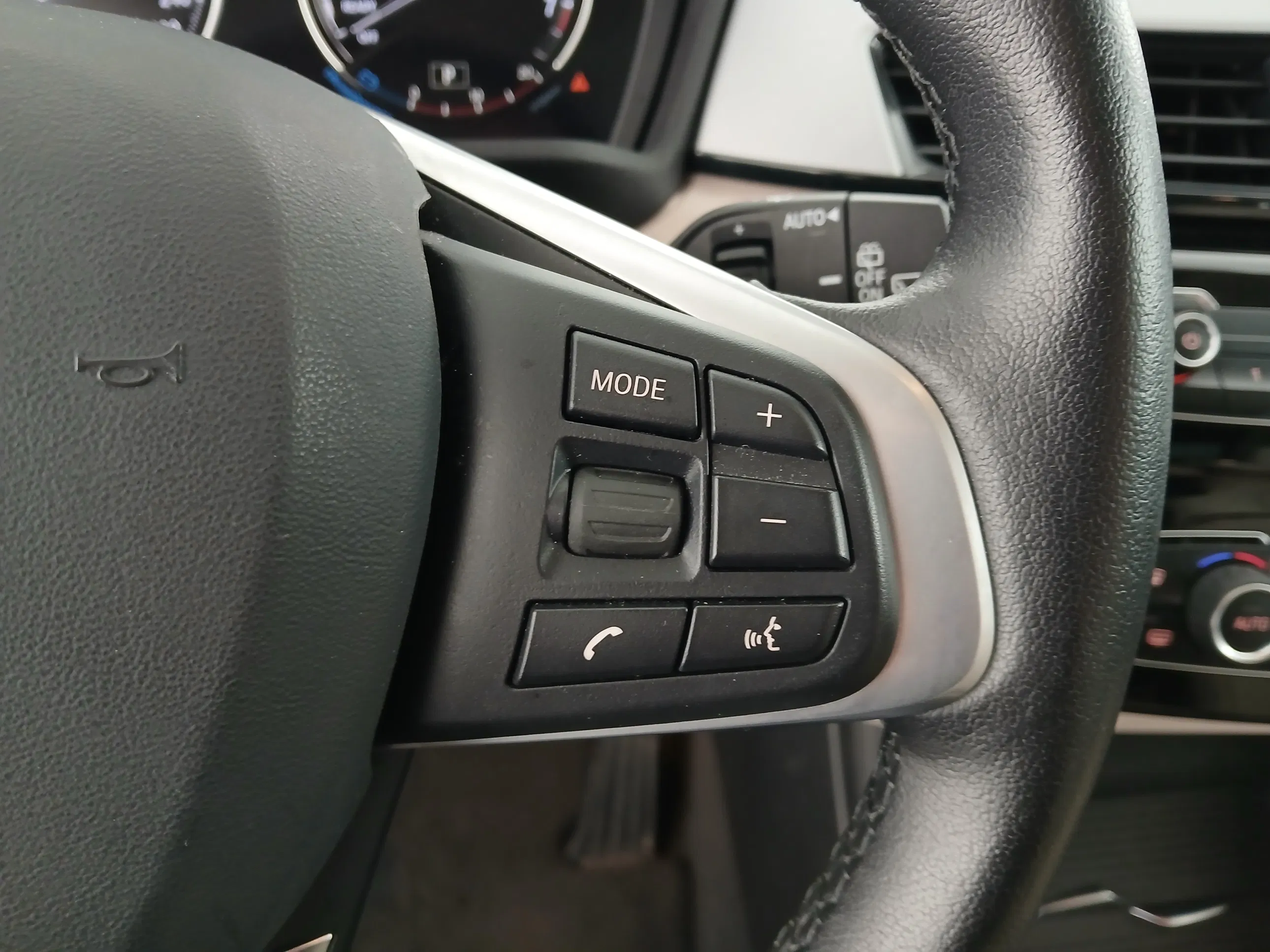 BMW X1 sDrive18i Advantage Aut. | Bild 18 von 30