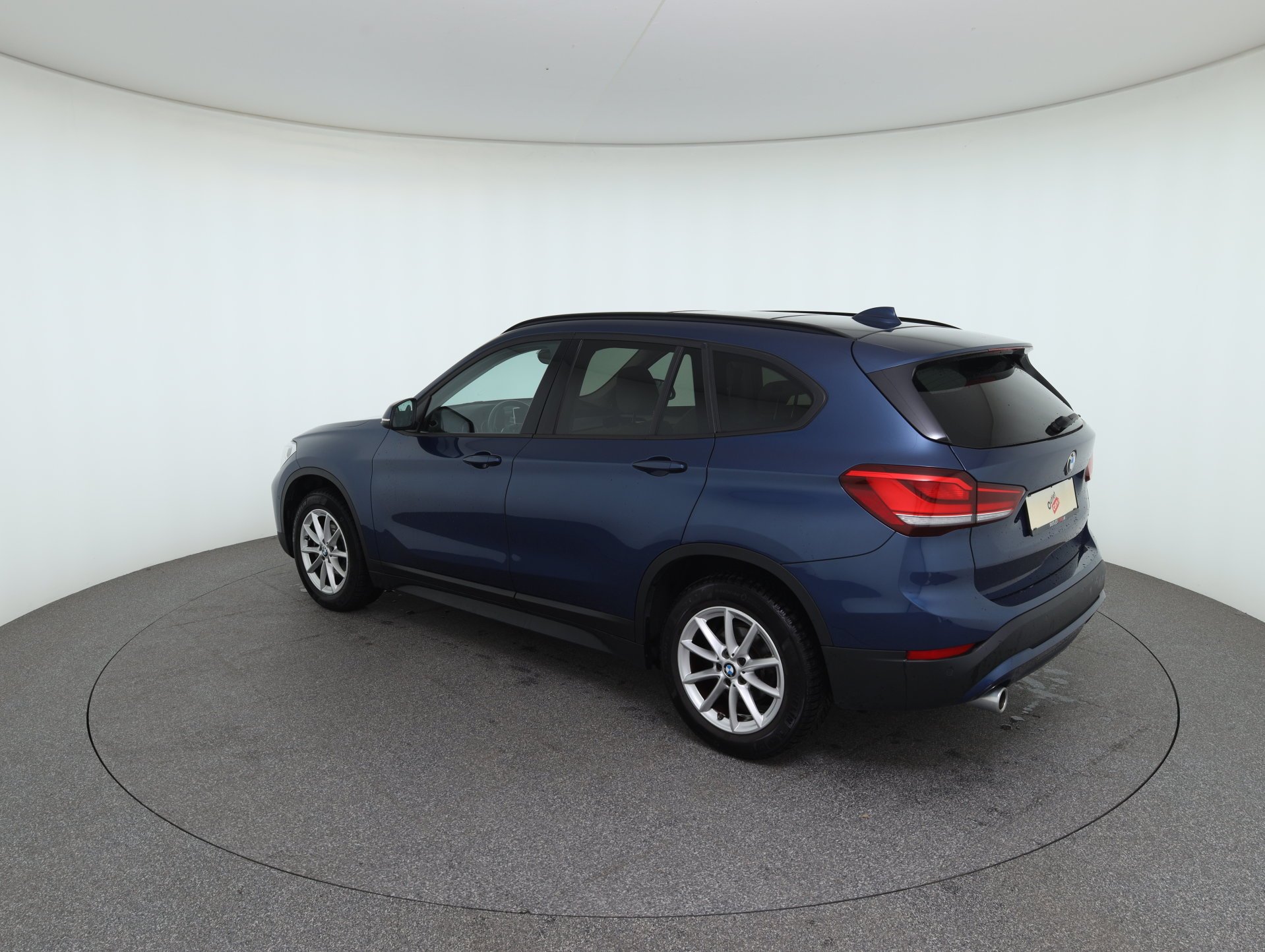 BMW X1 sDrive18i Advantage Aut. | Bild 7 von 30