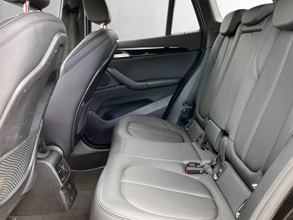BMW X1 sDrive 16d Sport Line | Bild 22 von 24