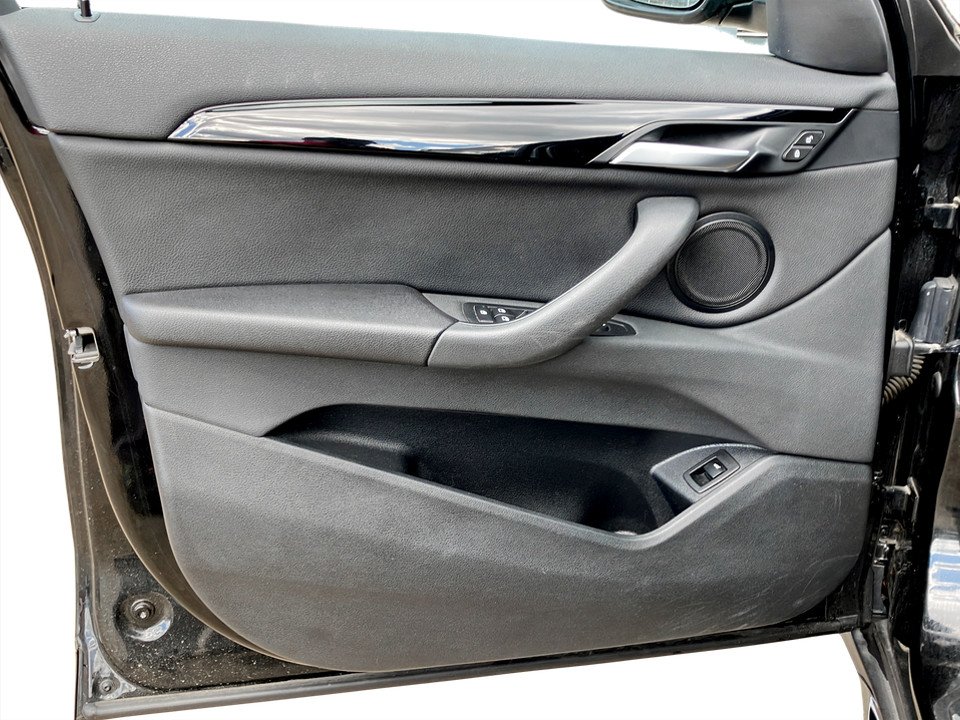 BMW X1 sDrive 16d Sport Line | Bild 8 von 24