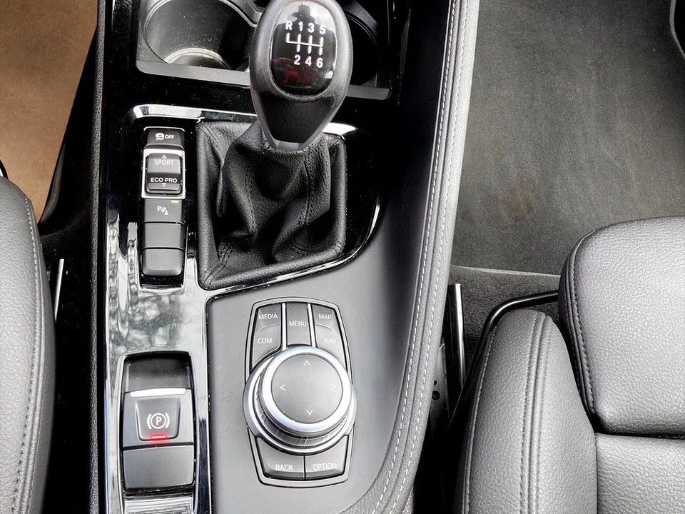 BMW X1 sDrive 16d Sport Line | Bild 14 von 24