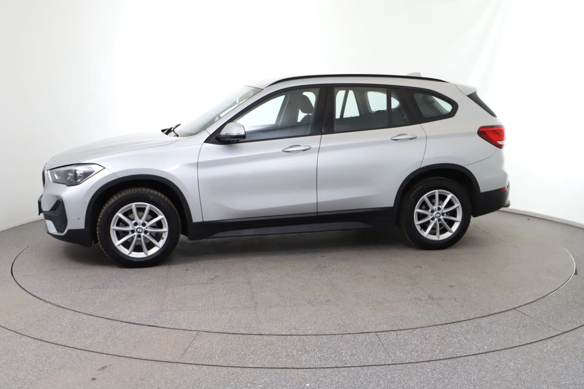 BMW X1 sDrive16d | Bild 3 von 30