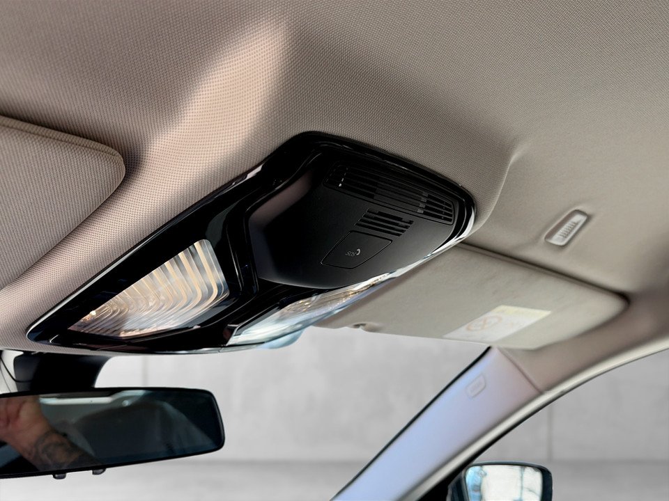 BMW 520d Touring Luxury Line | Bild 19 von 27