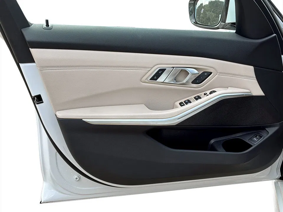 BMW 320d xDrive Touring Luxury Line | Bild 8 von 26