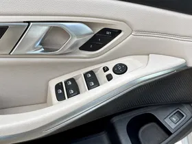 BMW 320d xDrive Touring Luxury Line | Thumbnail 9 von 26