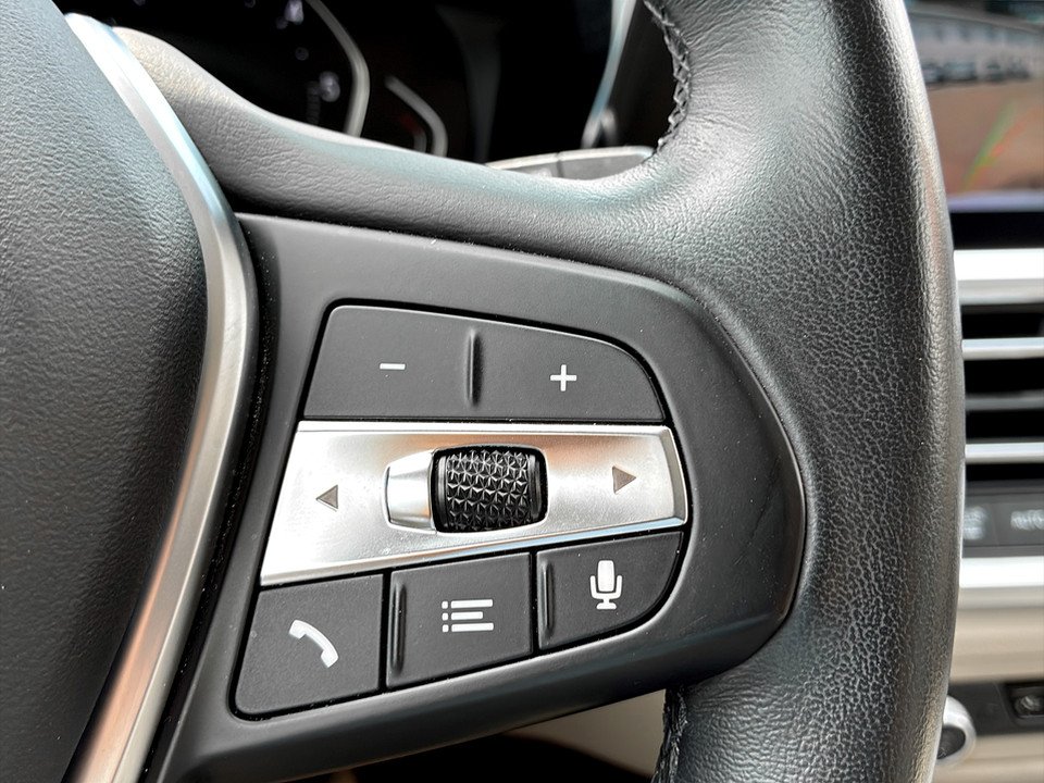 BMW 320d xDrive Touring Luxury Line | Bild 16 von 26