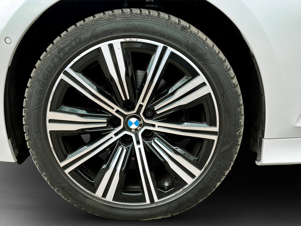 BMW 320d xDrive Touring Luxury Line | Bild 7 von 26