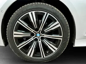 BMW 320d xDrive Touring Luxury Line | Thumbnail 7 von 26