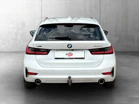 BMW 320d xDrive Touring Luxury Line | Thumbnail 6 von 26