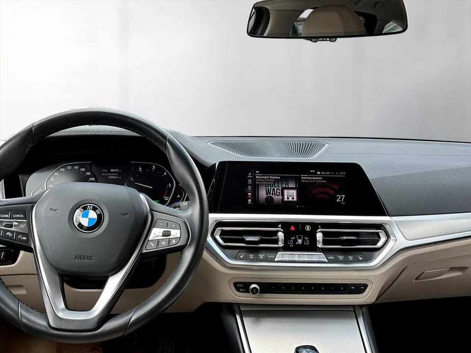 BMW 320d xDrive Touring Luxury Line | Bild 13 von 26