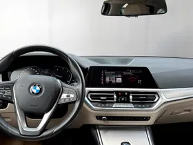 BMW 320d xDrive Touring Luxury Line | Thumbnail 13 von 26