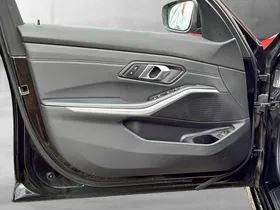 BMW 320d xDrive Touring | Thumbnail 8 von 24