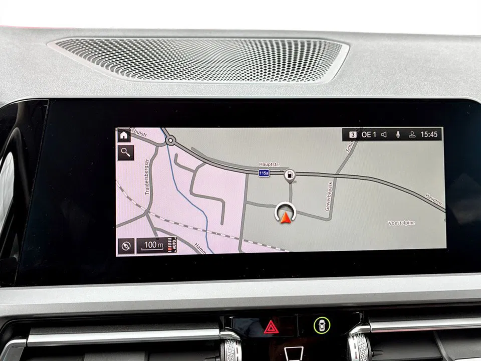 BMW 320d xDrive Touring | Bild 16 von 24