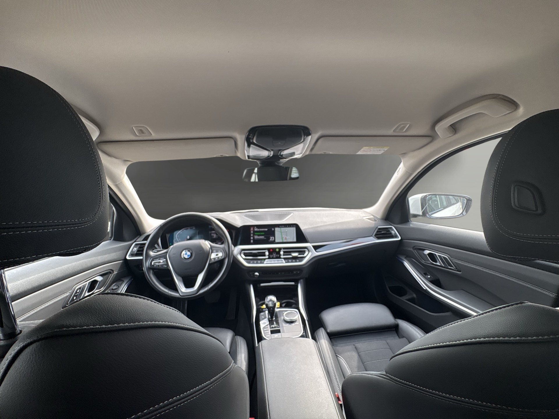 BMW 320d xDrive Touring Sport Line | Bild 10 von 25