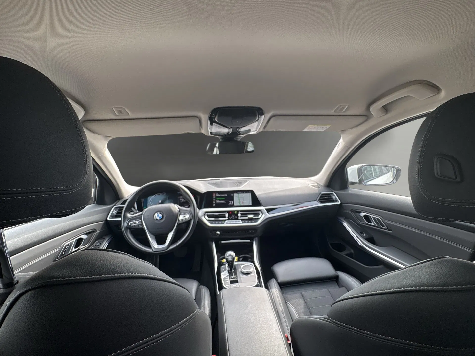 BMW 320d xDrive Touring Sport Line | Bild 10 von 25