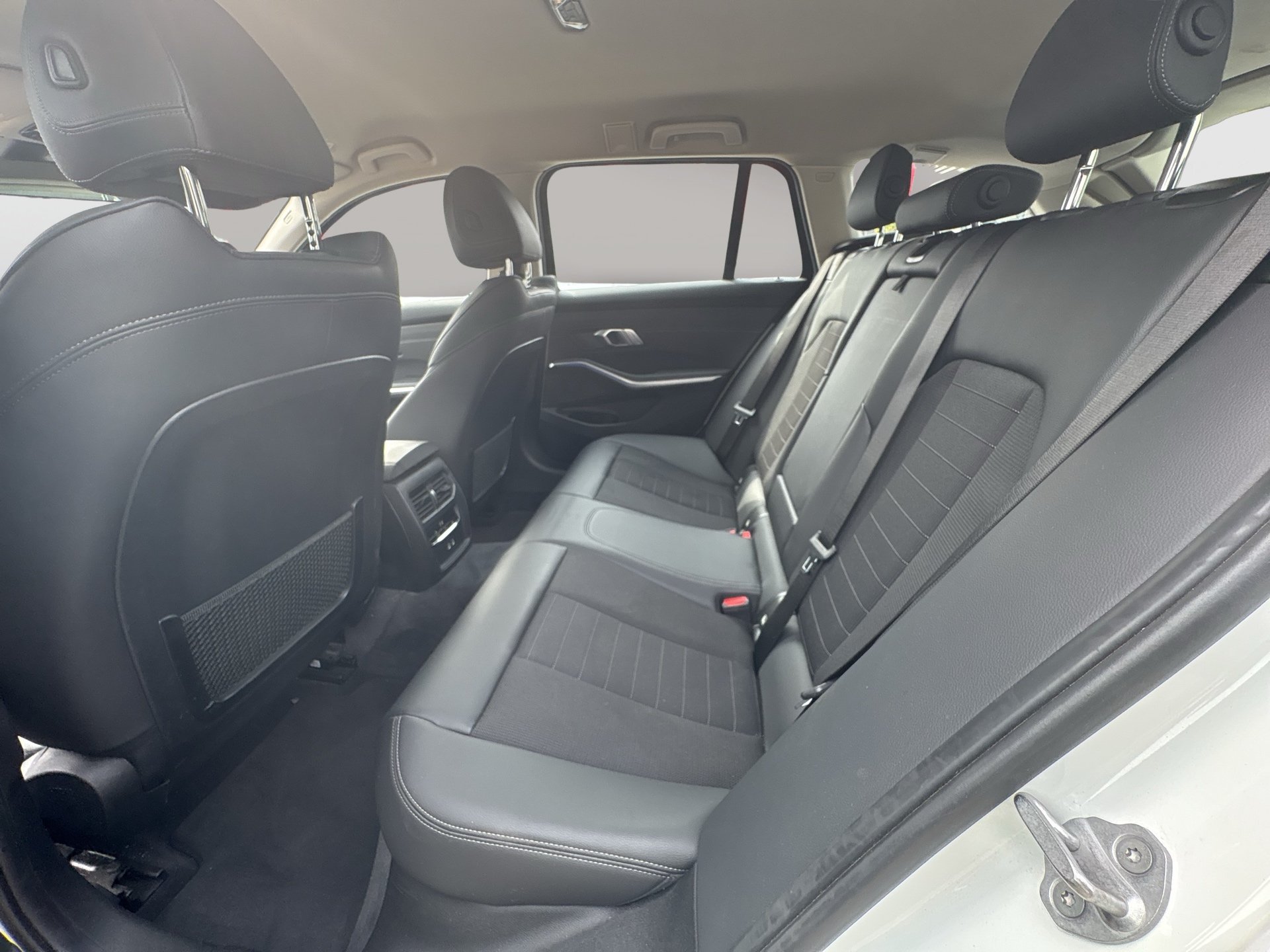 BMW 320d xDrive Touring Sport Line | Bild 19 von 25