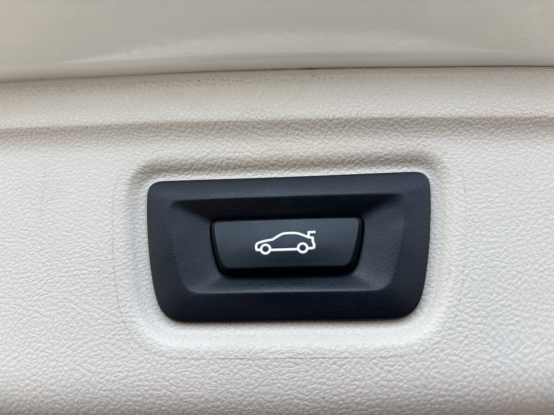 BMW 320d xDrive Touring Sport Line | Bild 23 von 25