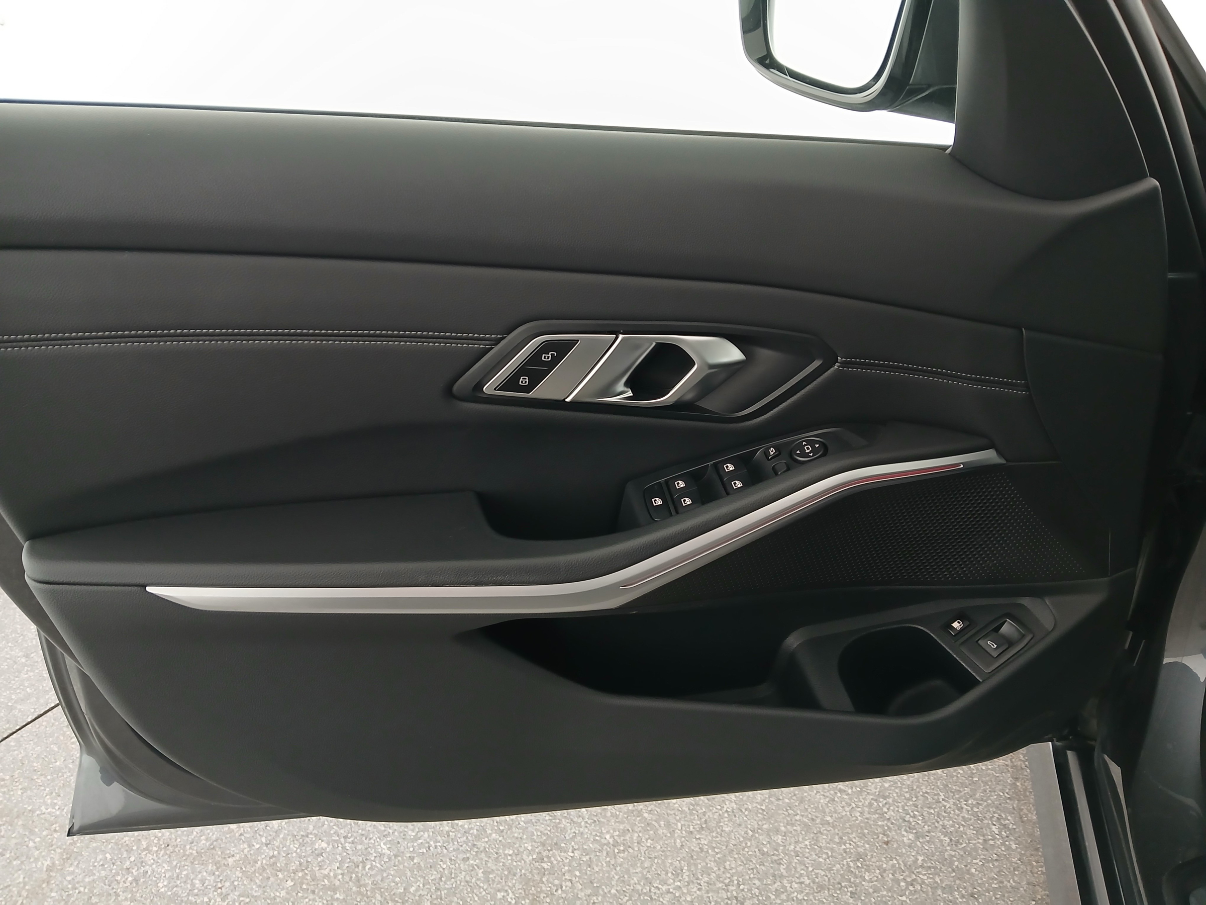 BMW 320e PHEV xDrive Touring Aut. | Bild 11 von 31