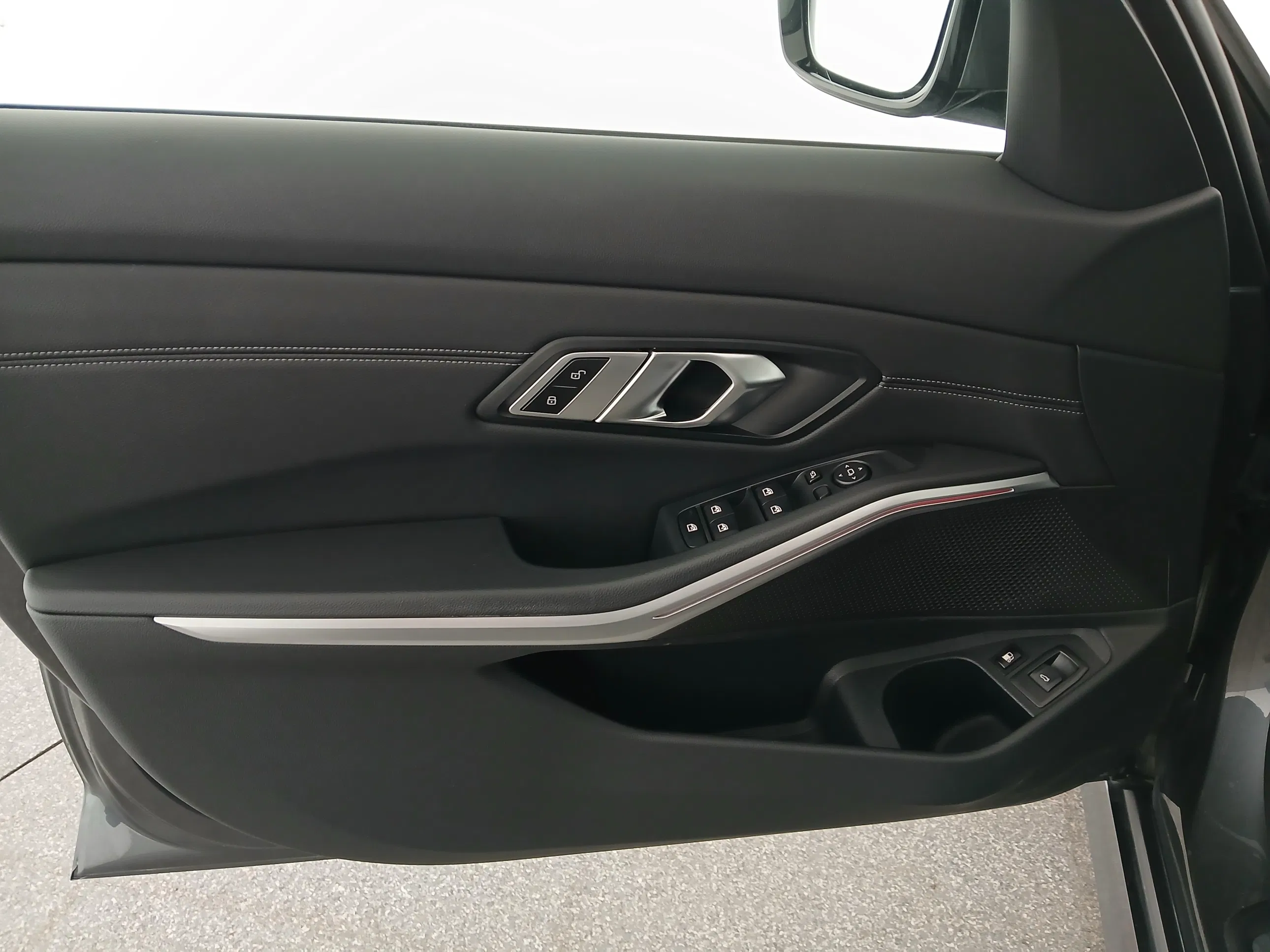 BMW 320e PHEV xDrive Touring Aut. | Bild 11 von 31