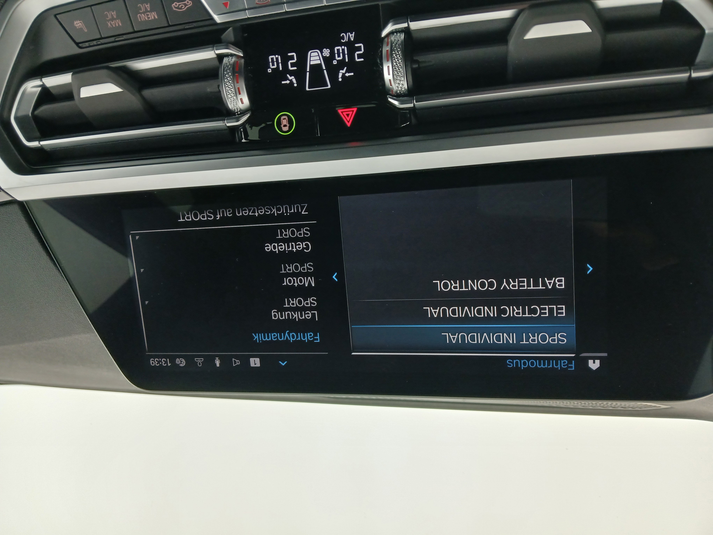 BMW 320e PHEV xDrive Touring Aut. | Bild 23 von 31