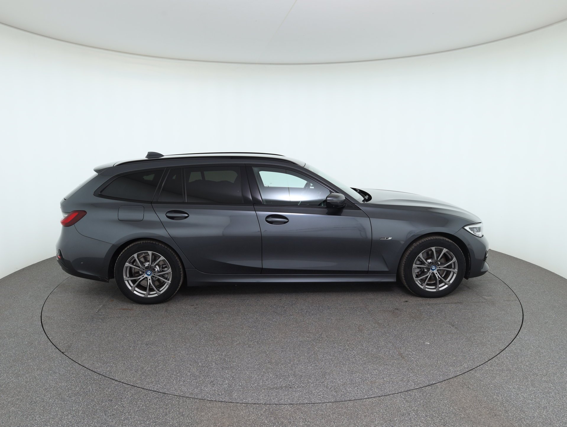 BMW 320e PHEV xDrive Touring Aut. | Bild 5 von 31