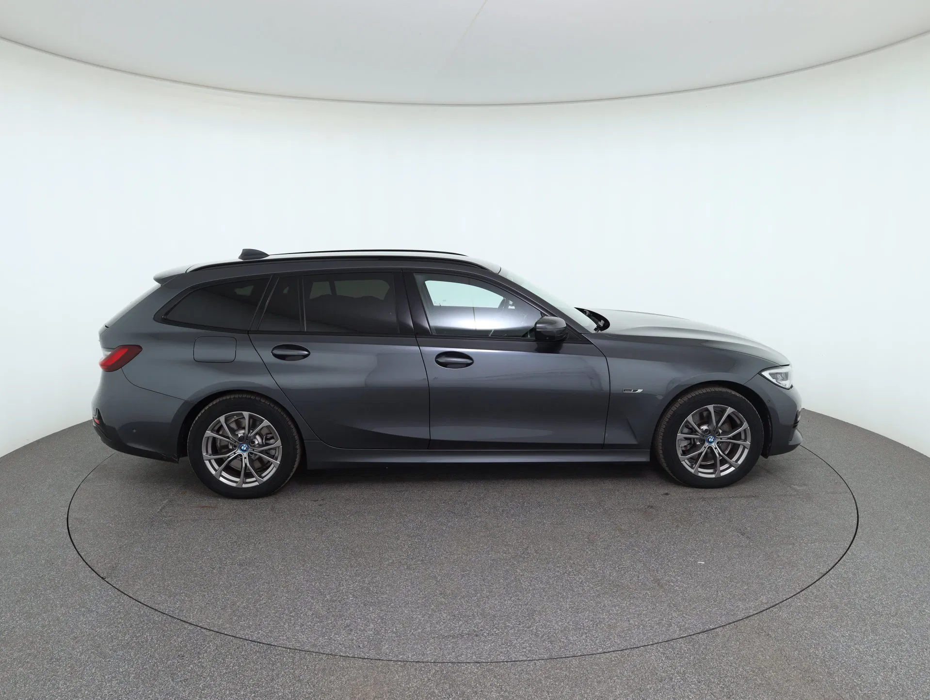 BMW 320e PHEV xDrive Touring Aut. | Bild 5 von 31