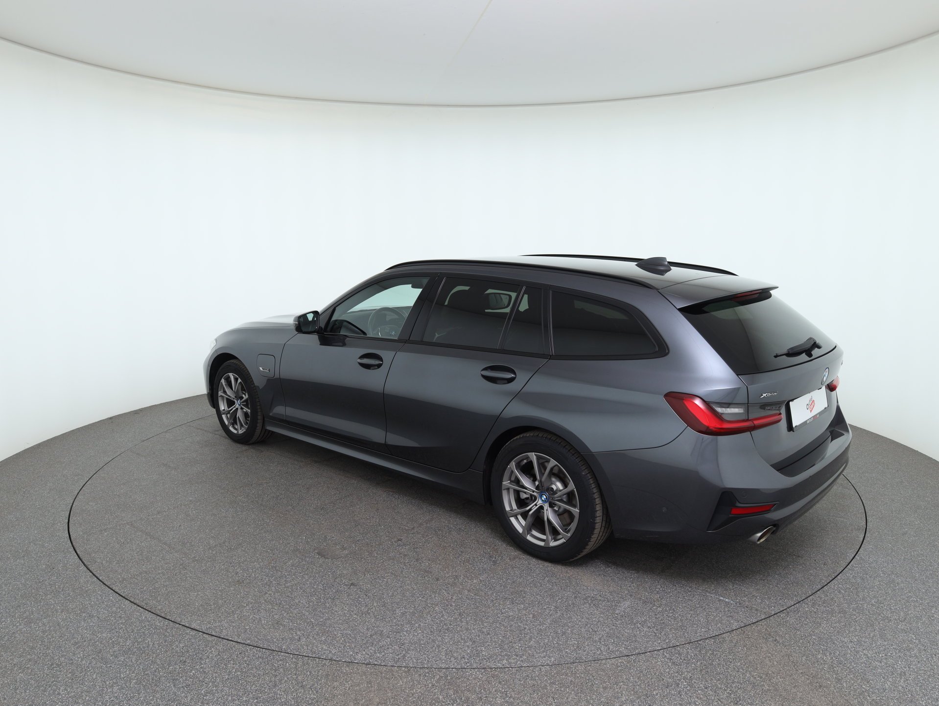 BMW 320e PHEV xDrive Touring Aut. | Bild 8 von 31