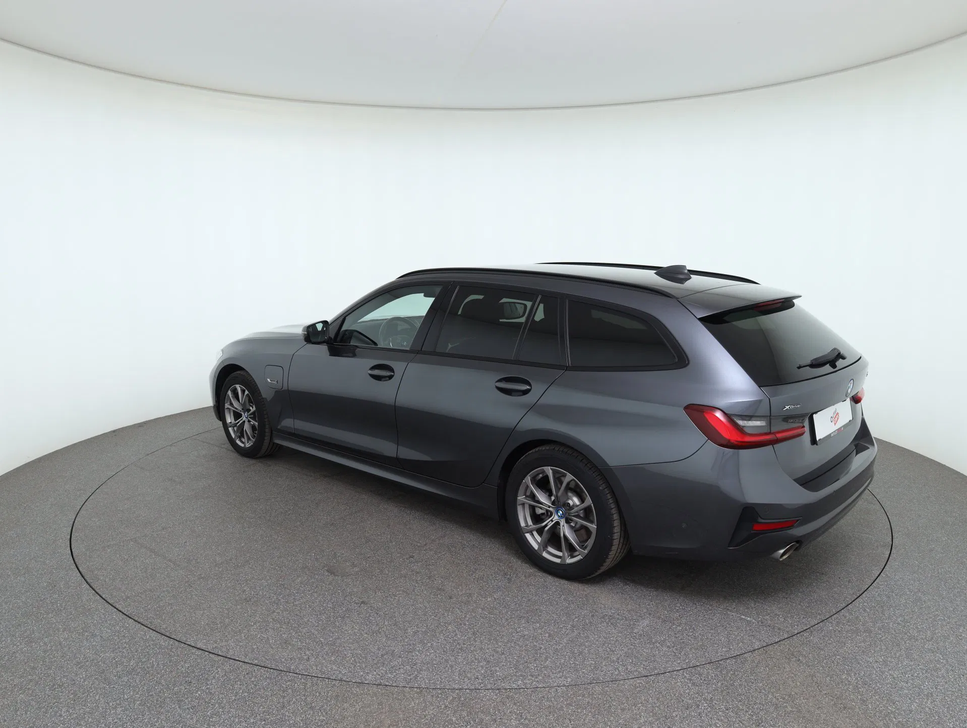 BMW 320e PHEV xDrive Touring Aut. | Bild 8 von 31