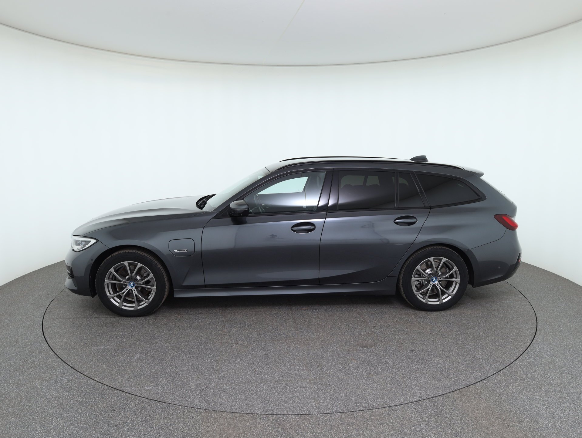 BMW 320e PHEV xDrive Touring Aut. | Bild 9 von 31