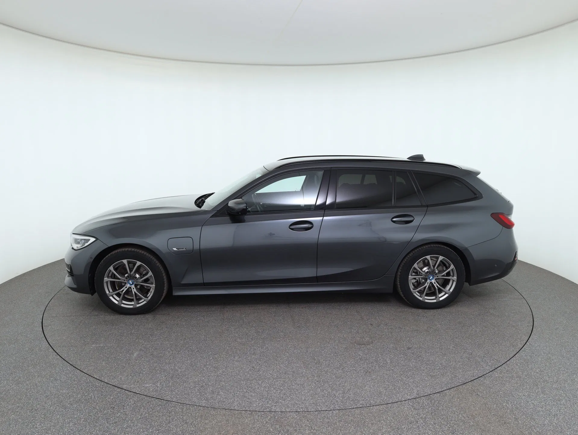 BMW 320e PHEV xDrive Touring Aut. | Bild 9 von 31