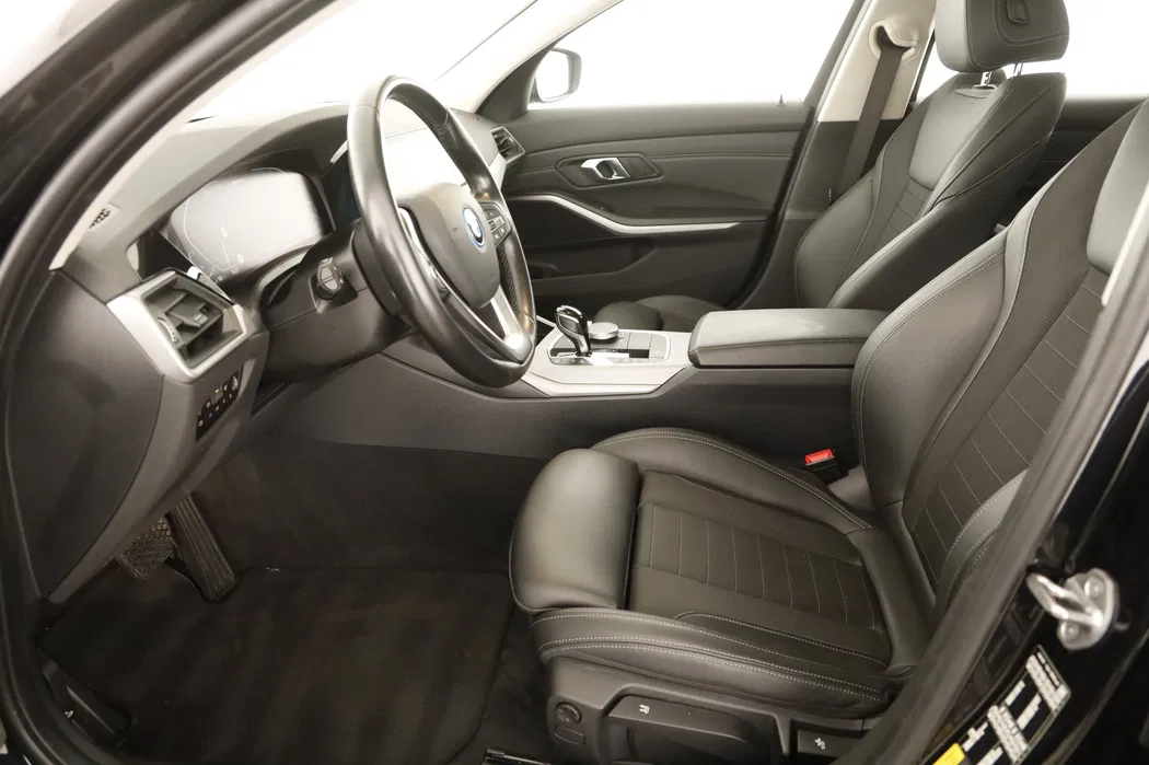 Bild eines BMW 320e xDrive Touring Advantage
