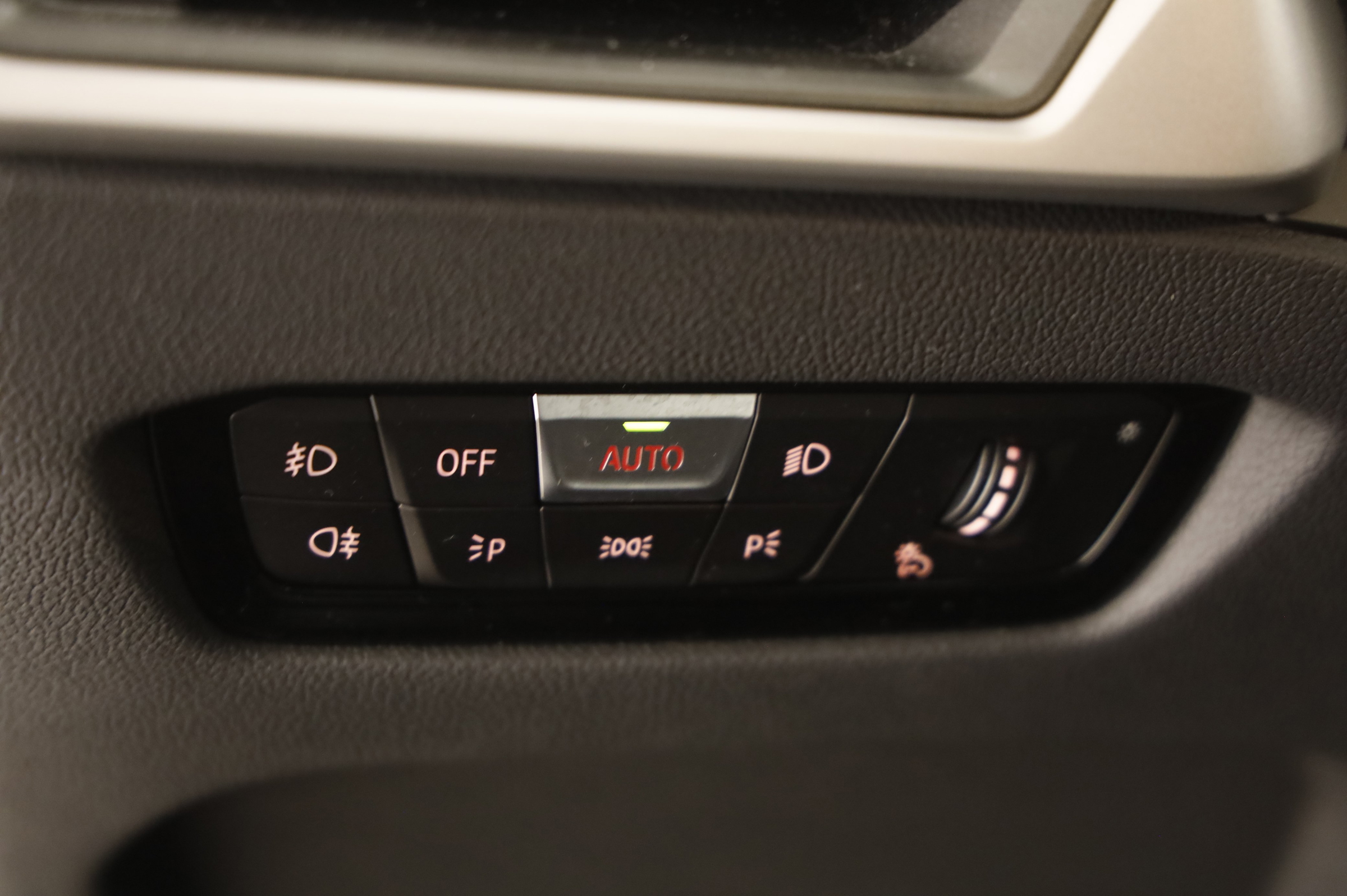BMW 320e xDrive Touring Advantage | Bild 14 von 24