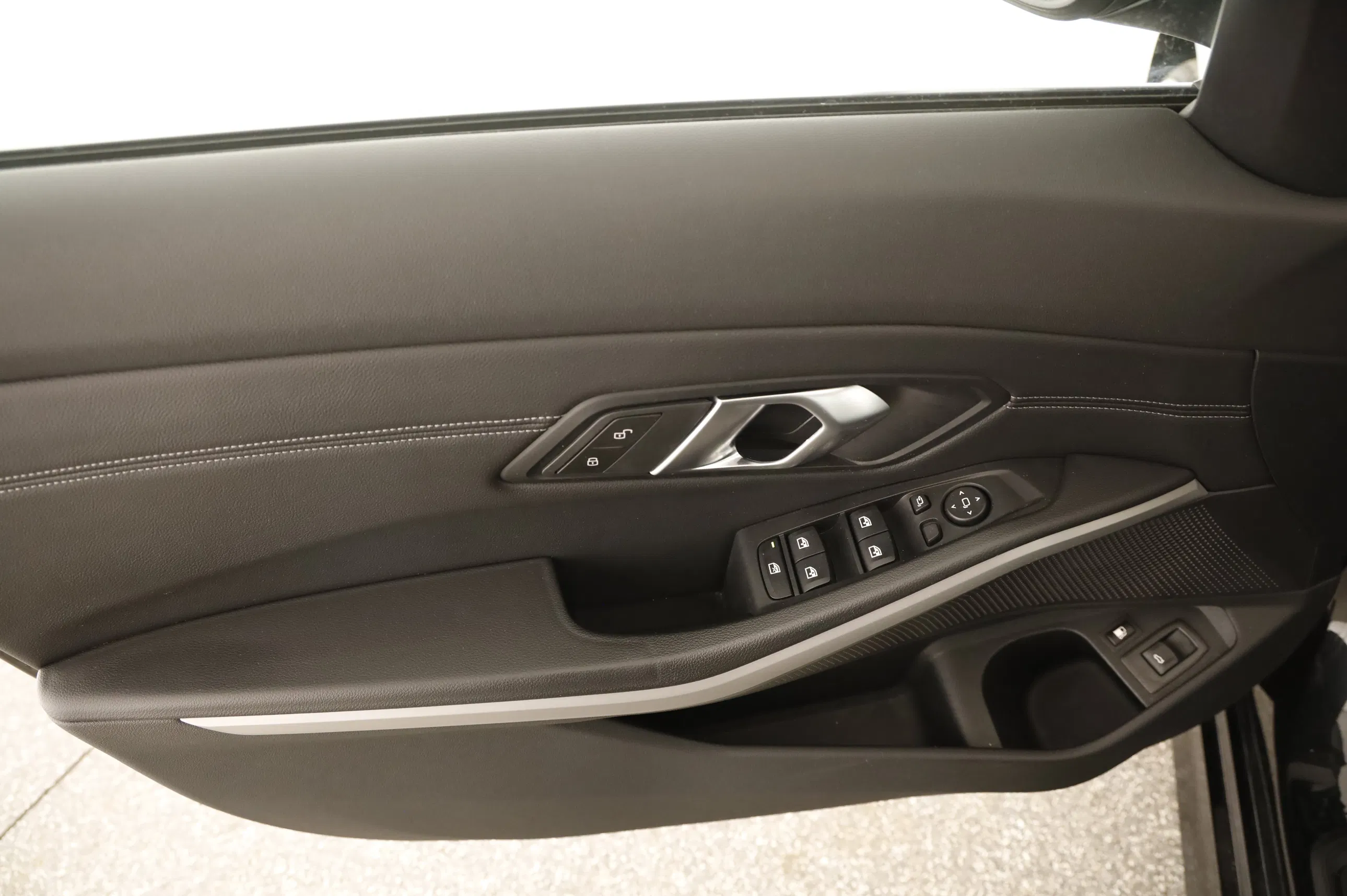 BMW 320e xDrive Touring Advantage | Bild 15 von 24