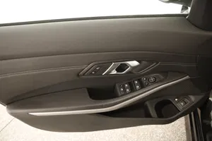 BMW 320e xDrive Touring Advantage | Thumbnail 15 von 24