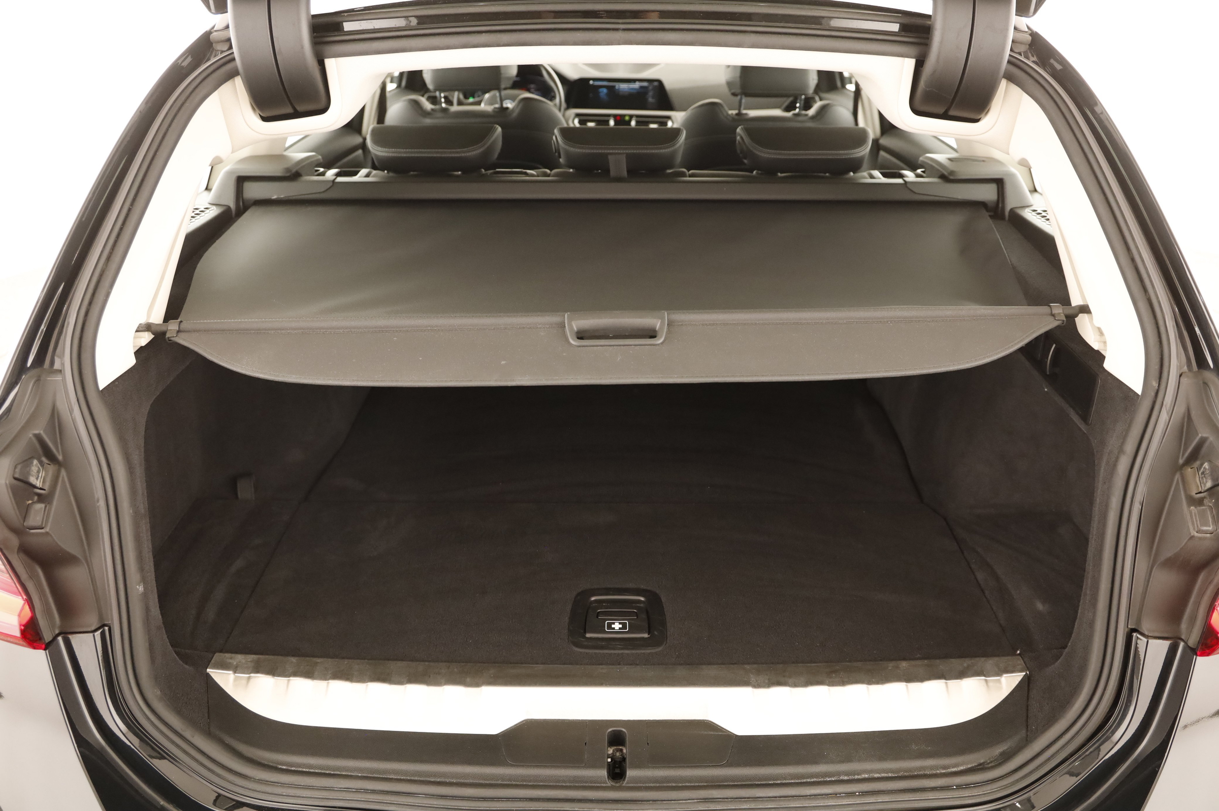 BMW 320e xDrive Touring Advantage | Bild 17 von 24