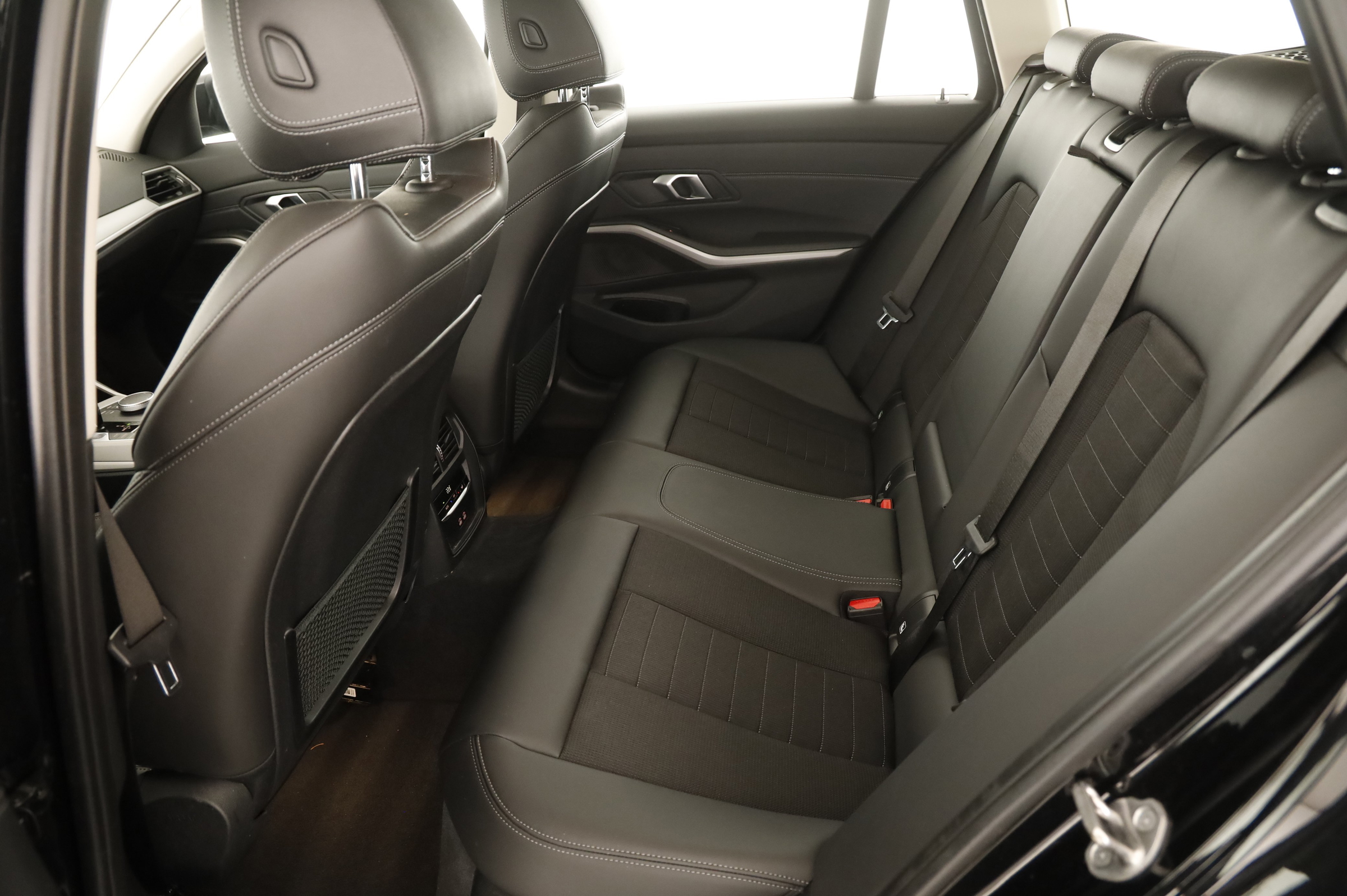BMW 320e xDrive Touring Advantage | Bild 3 von 24