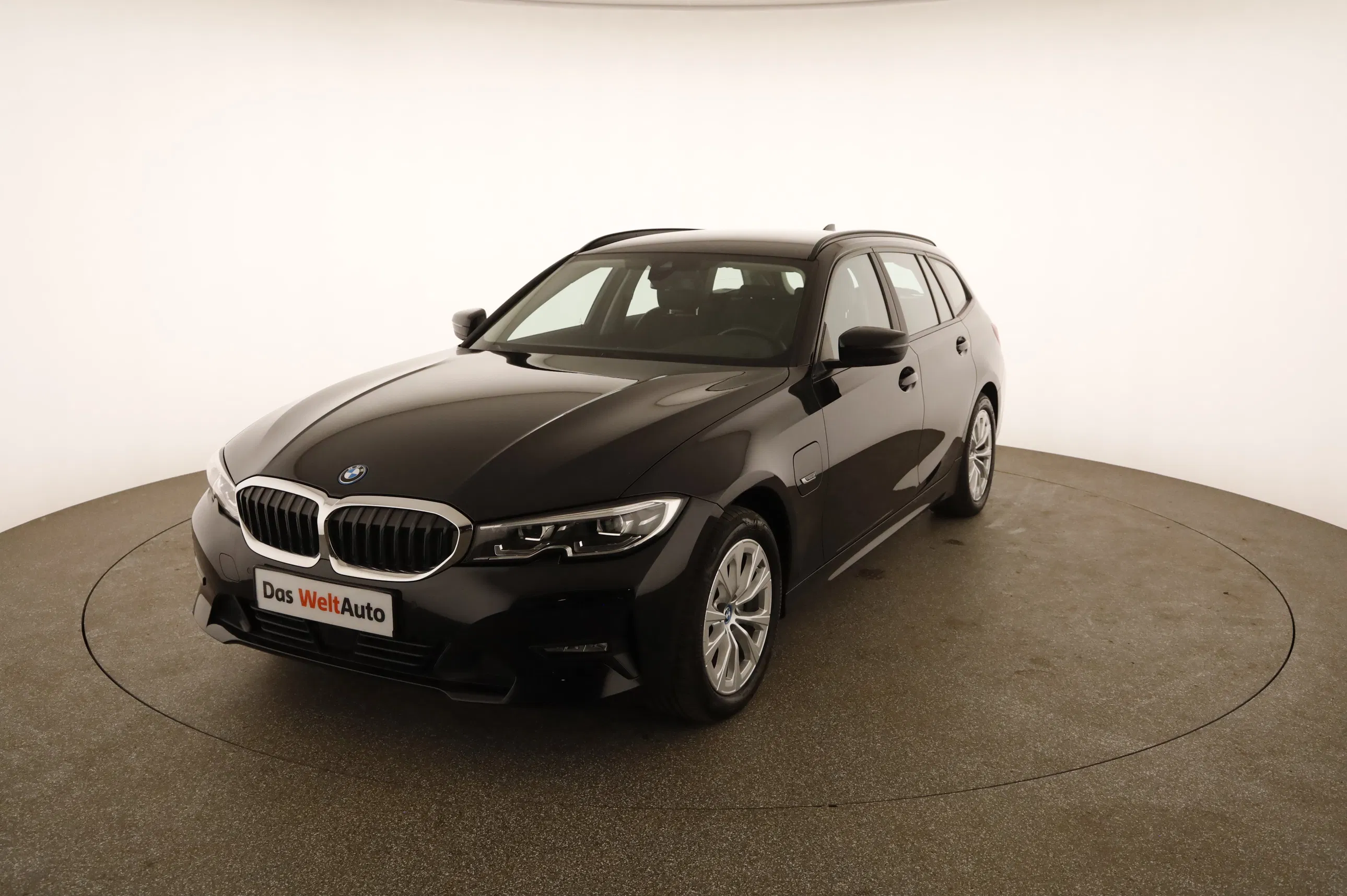 BMW 320e xDrive Touring Advantage | Bild 21 von 24