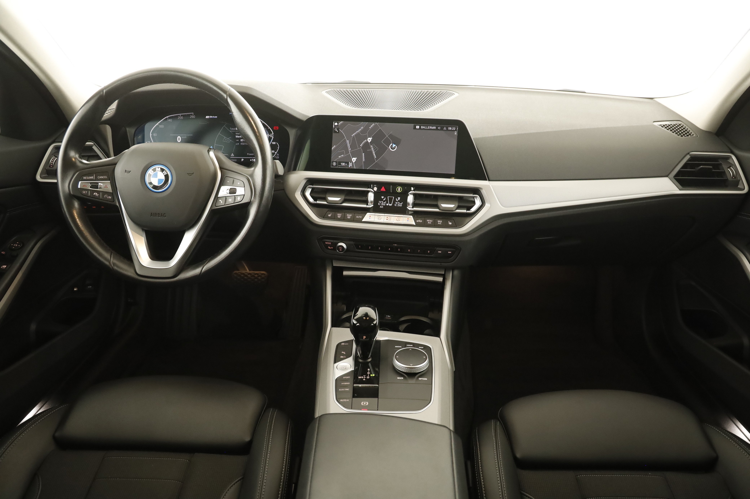 BMW 320e xDrive Touring Advantage | Bild 4 von 24