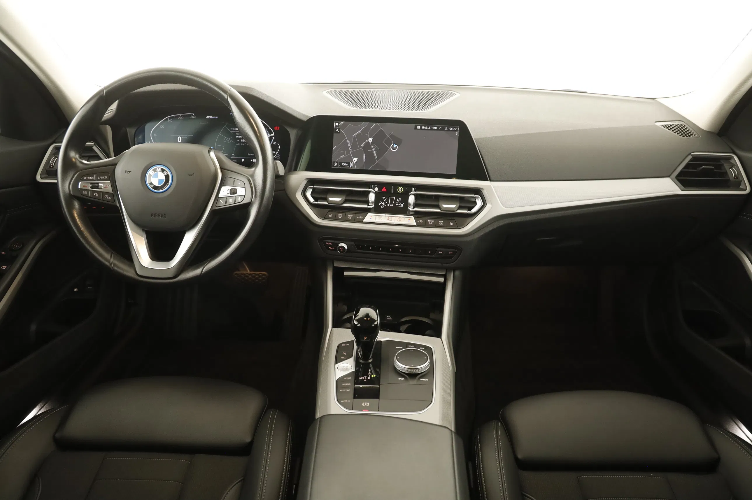 BMW 320e xDrive Touring Advantage | Bild 4 von 24