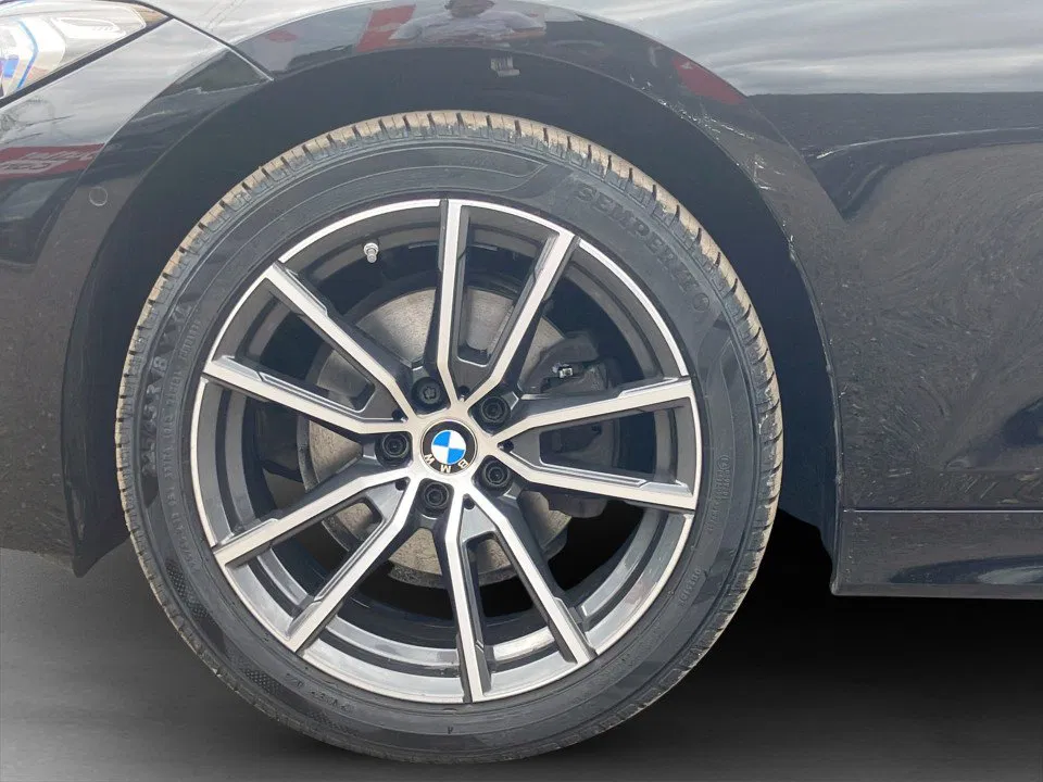 BMW 320d 48 V xDrive Touring Aut. | Bild 6 von 6