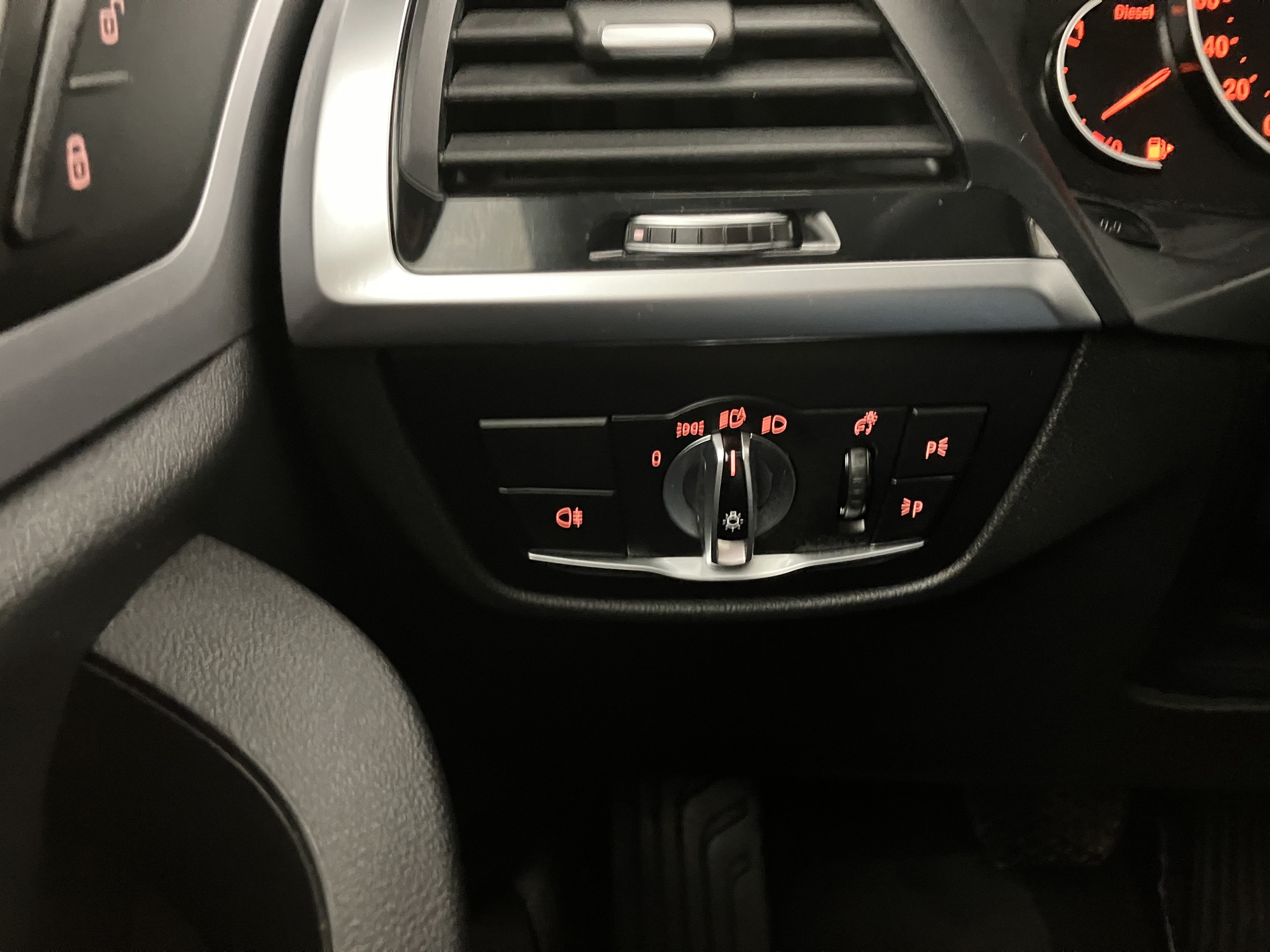 BMW X4 xDrive 20d Aut. | Bild 11 von 28