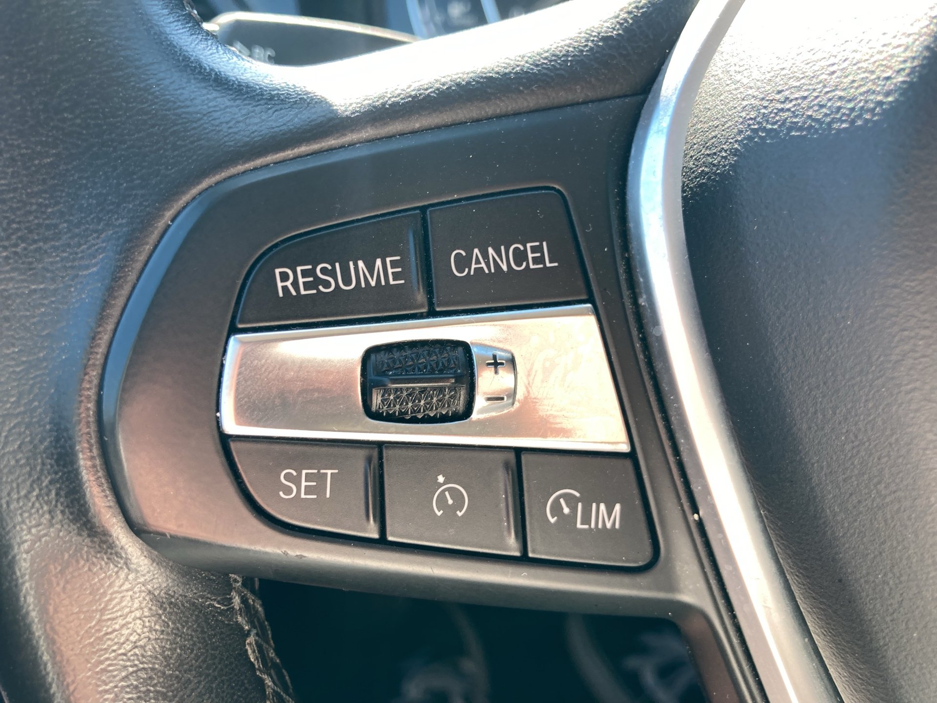 BMW 318d 48 V Touring Aut. | Bild 12 von 25