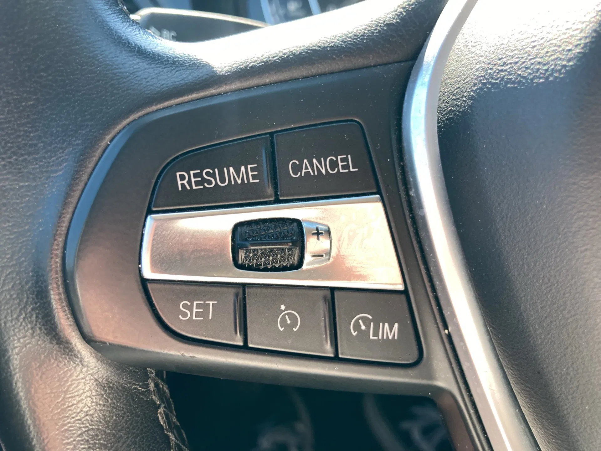 BMW 318d 48 V Touring Aut. | Bild 12 von 25