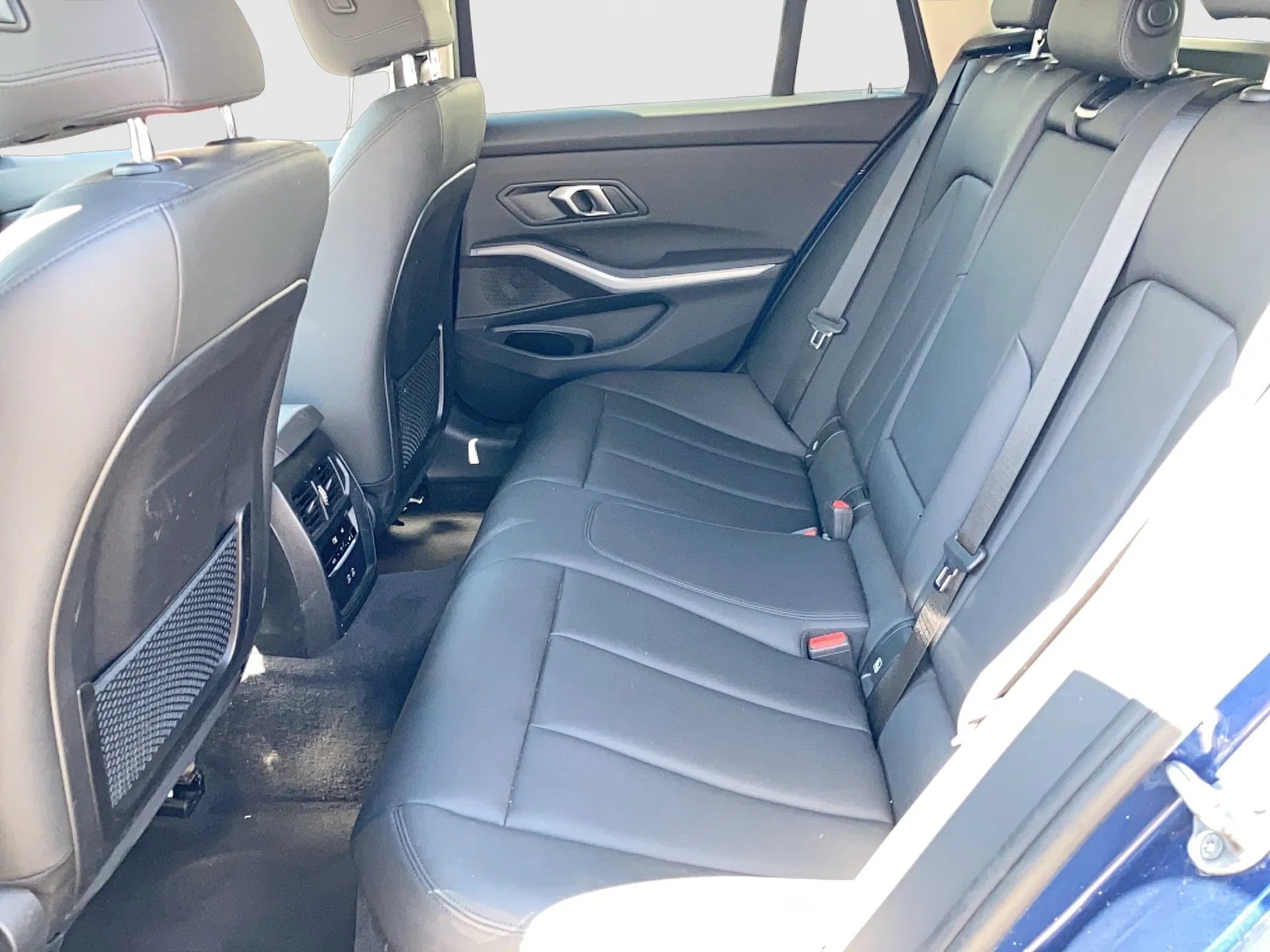 BMW 318d 48 V Touring Aut. | Bild 20 von 25