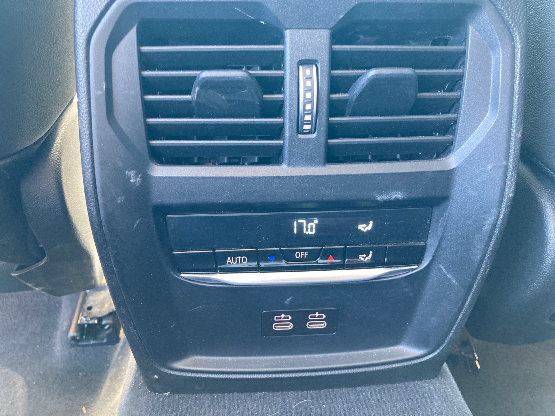 BMW 318d 48 V Touring Aut. | Bild 21 von 25