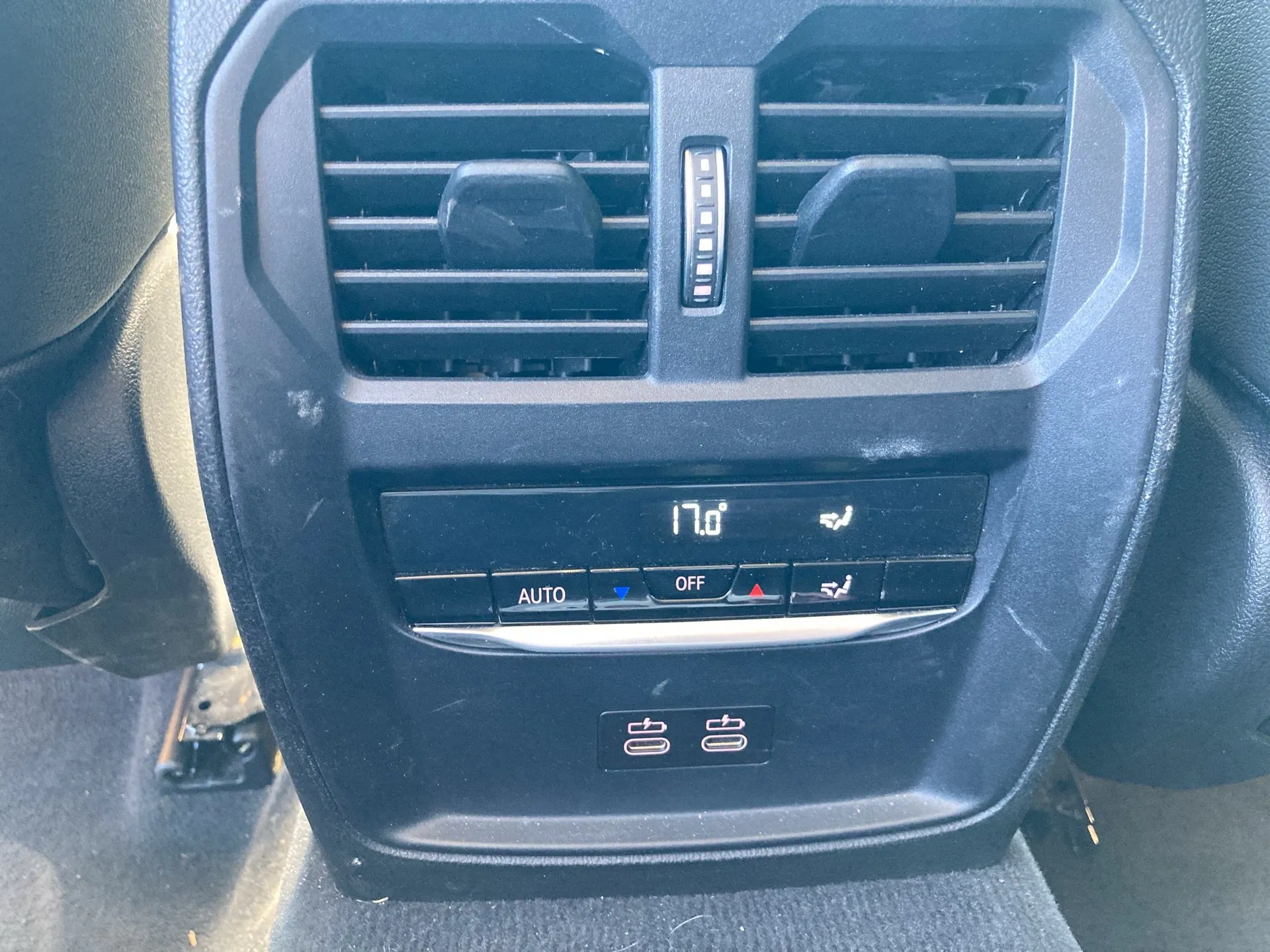 BMW 318d 48 V Touring Aut. | Bild 21 von 25