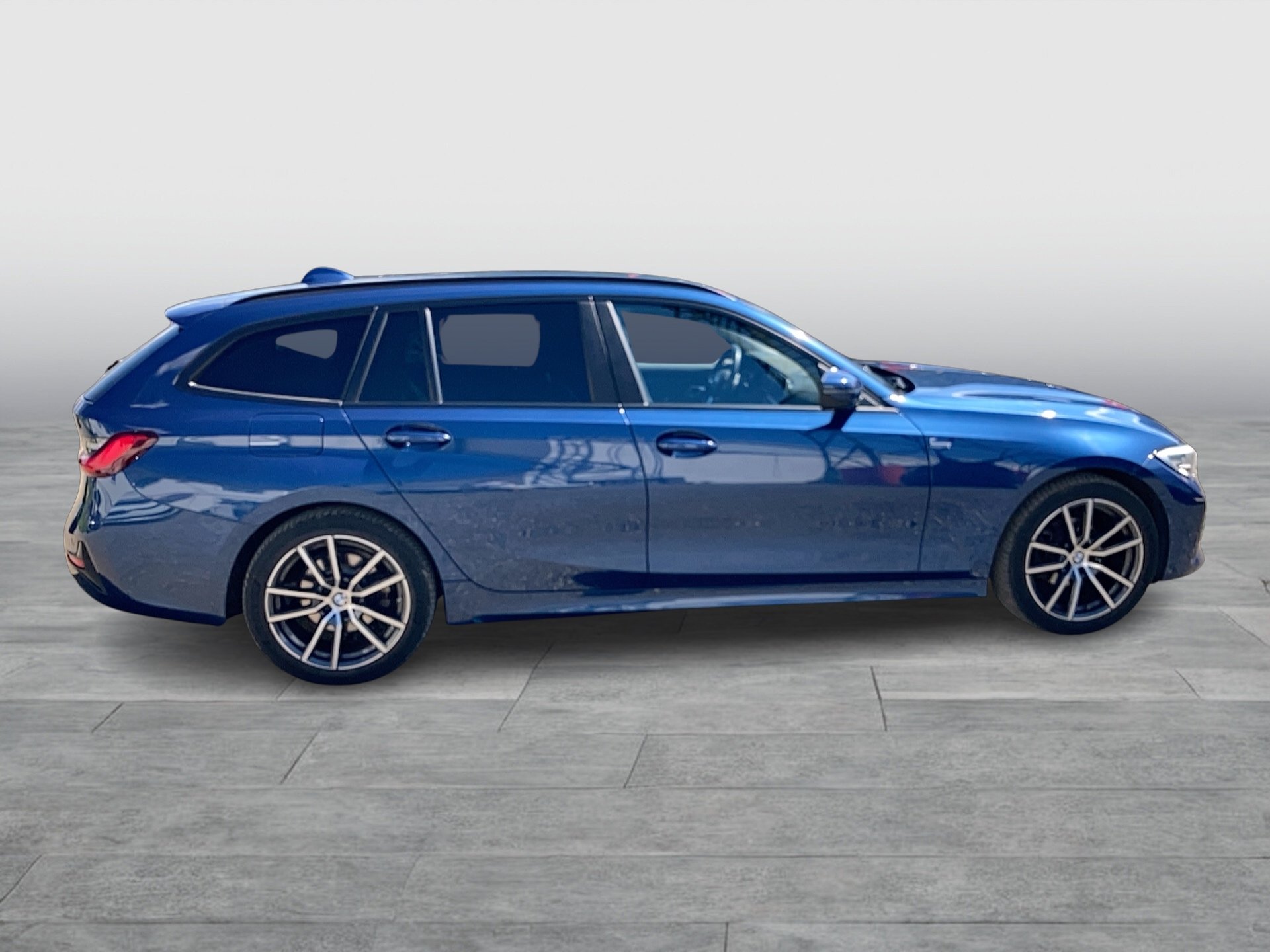 BMW 318d 48 V Touring Aut. | Bild 6 von 25