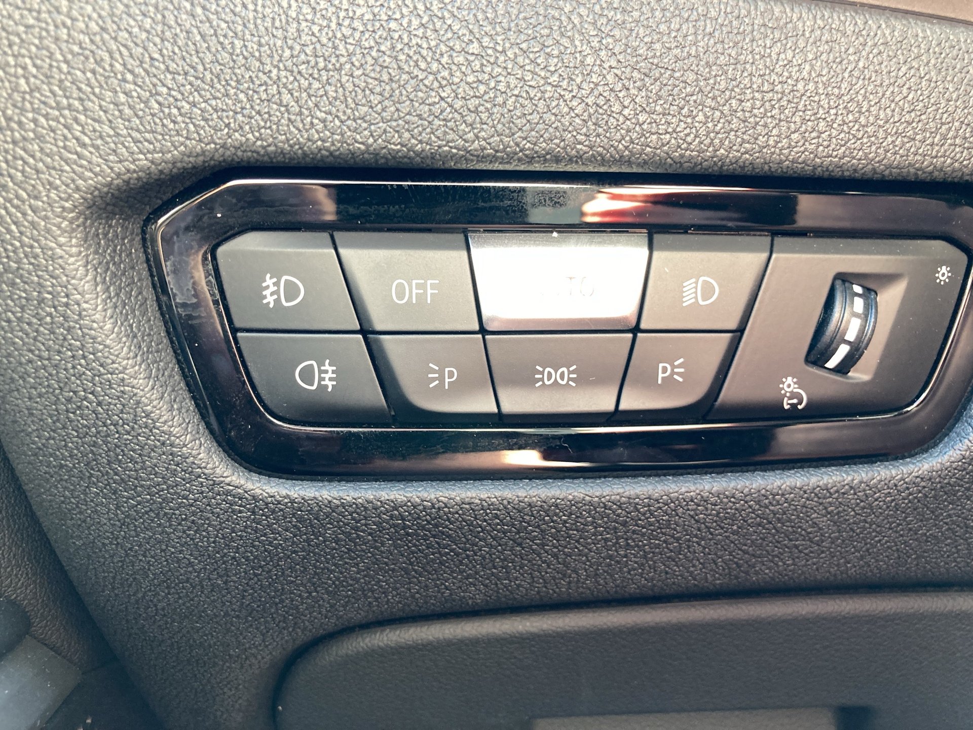 BMW 318d 48 V Touring Aut. | Bild 8 von 25